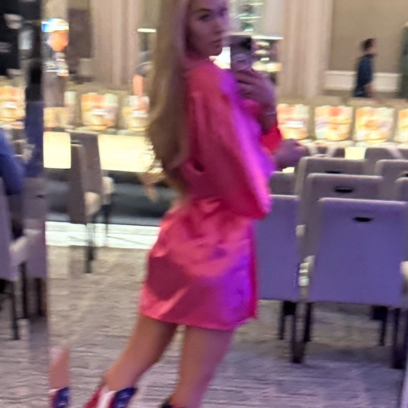 Vibrant Pink Satin robe - Picture 3 of 5